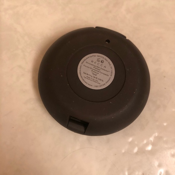 Becca Shimmering Skin Perfector Pressed In Opal - Picture 3 of 3